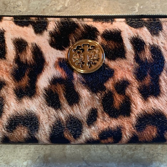 DASEIN Leopard print Ladies Wristlet Wallet PU Leather Zipped Around. NWOT - Picture 3 of 7